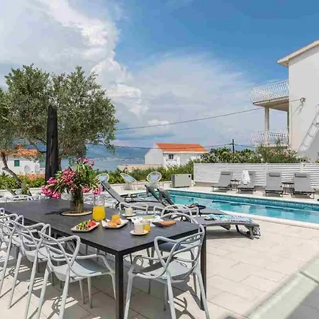 In Arbanija With Sea View, Terrace, Air Conditioning, Wifi 5139-1 Διαμέρισμα *