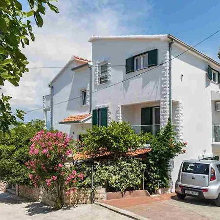 In Arbanija With Sea View, Terrace, Air Conditioning, Wifi 5139-1 * Τρογκίρ