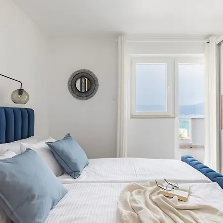 Διαμέρισμα In Arbanija With Sea View, Terrace, Air Conditioning, Wifi 5139-1 *