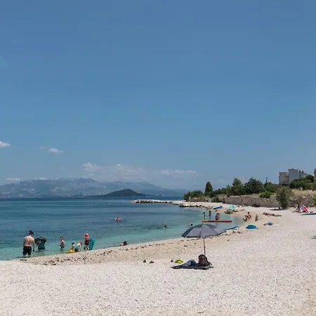 Apartman In Arbanija With Sea View, Terrace, Air Conditioning, Wifi 5139-1 *